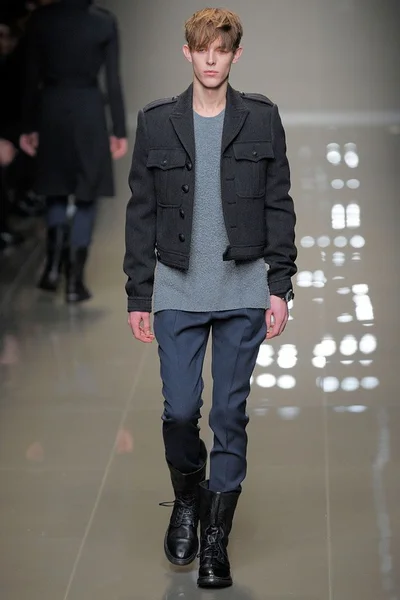 Look 30